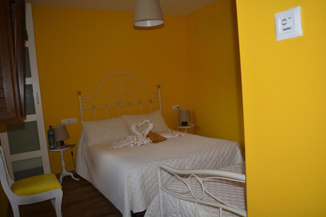 El Calero Guest House Oviedo Exterior photo