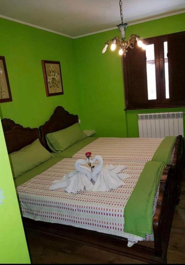 El Calero Guest House Oviedo Exterior photo