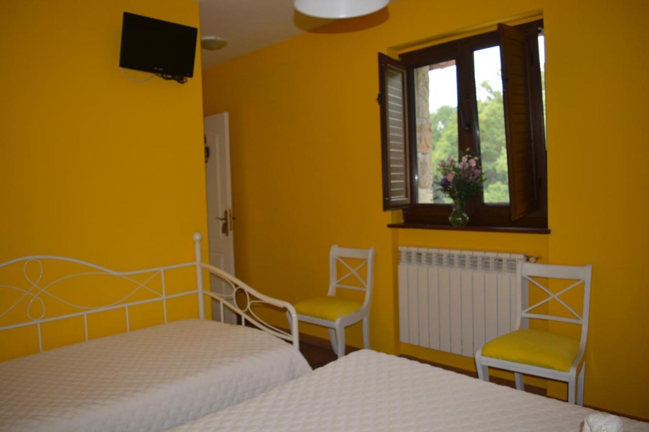 El Calero Guest House Oviedo Exterior photo
