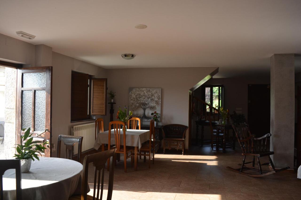 El Calero Guest House Oviedo Exterior photo