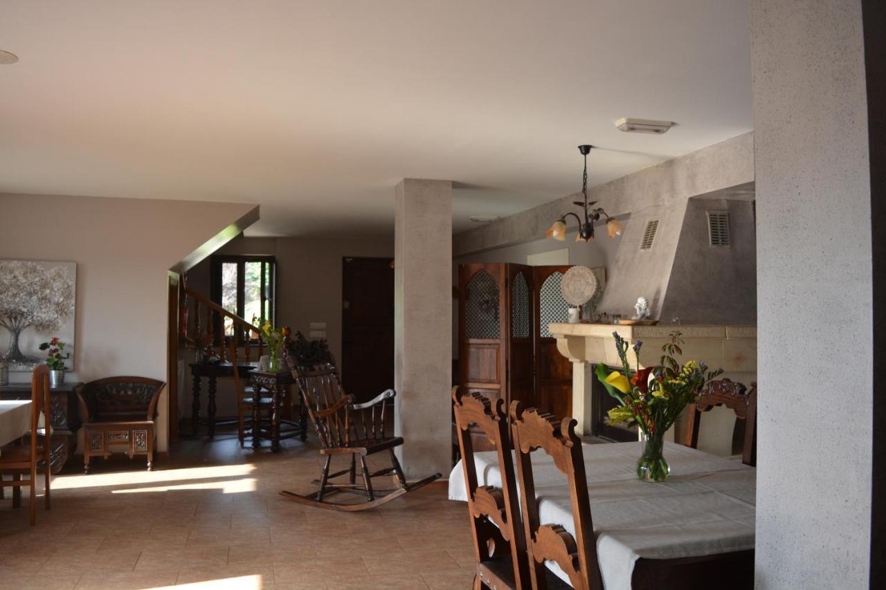 El Calero Guest House Oviedo Exterior photo